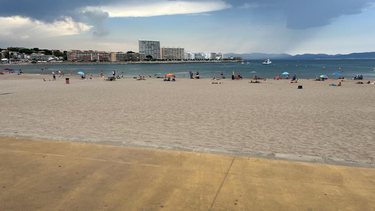 Apartamento En La Playa. Free Parking. Free Wifi เลสกาลา ภายนอก รูปภาพ